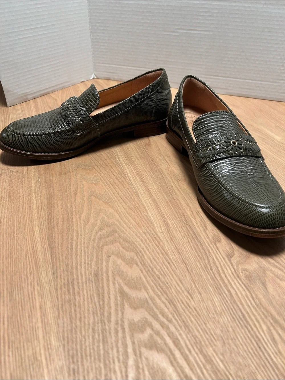 Woman’s Brioso Frisco Lizard Embossed Leather Olive Green Size 9 1/2 M